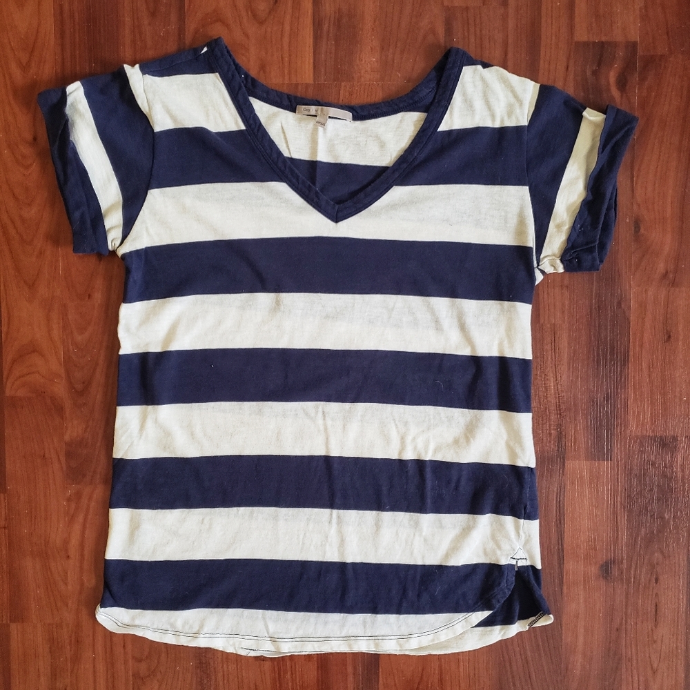 3/$25 Gap navy white stripe v-neck tee